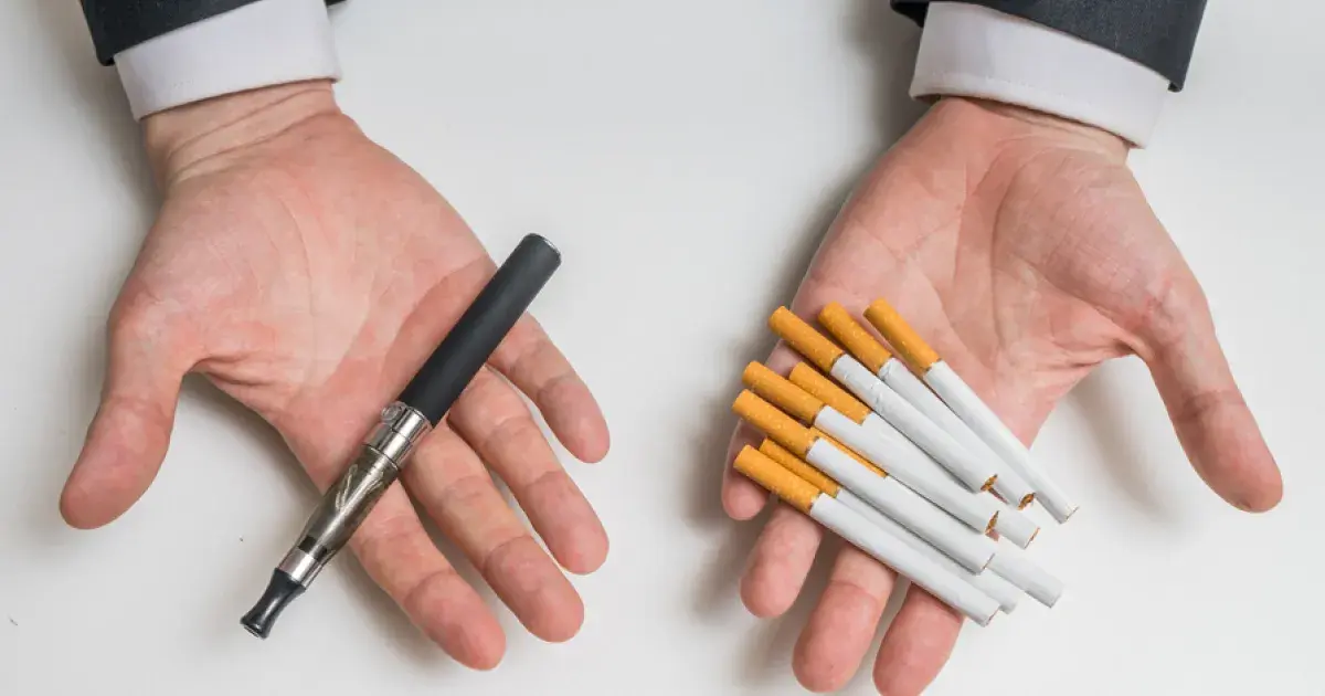 elfbar nachfüll pod läuft aus Vu à l'entrée d'un magasin de cigarettes électroniques... : r/france main image 0