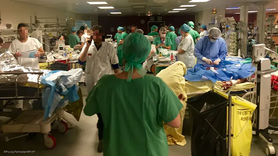 Hôpital Saint-Louis, salle de réveil – nuit du 13 au 14 novembre 2015 