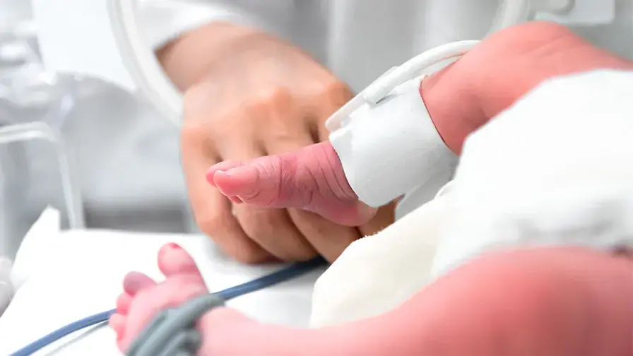  Un protocole pour améliorer la prise en charge des enfants atteints de bronchiolite sévère en cas de pénurie de ressources en réanimation..jpg