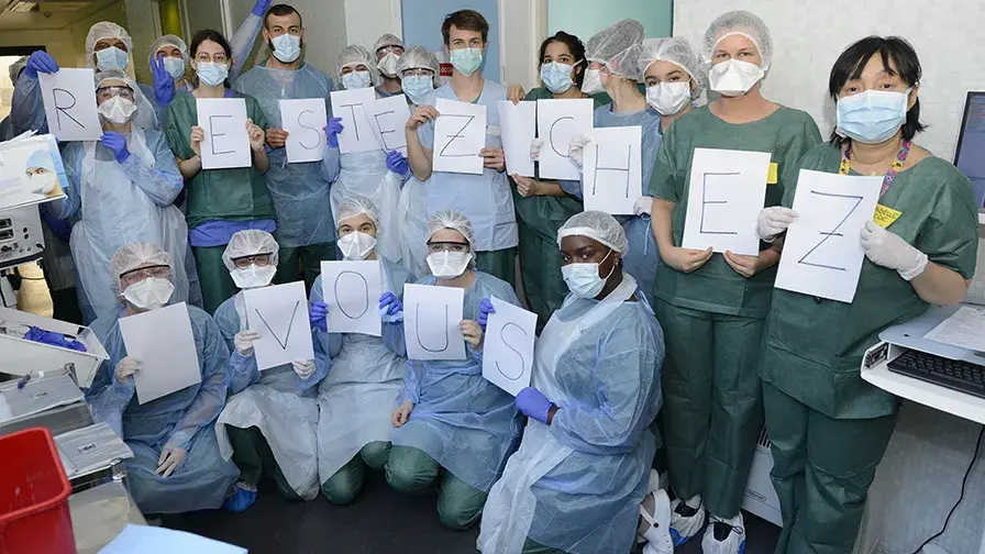 Restez chez vous : Centre de dépistage du COVID-19 à l'hôpital de l'Hôtel Dieu