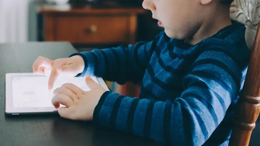 surexposition des enfants aux écrans
