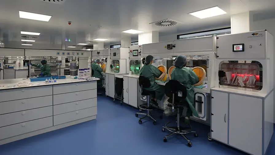 unité pharmaceutique de préparation et de contrôle des chimiothérapies (UPC) de l’hôpital Henri-Mondor AP-HP