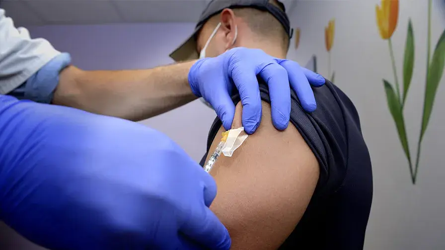 Un patient vacciné à l'AP-HP
