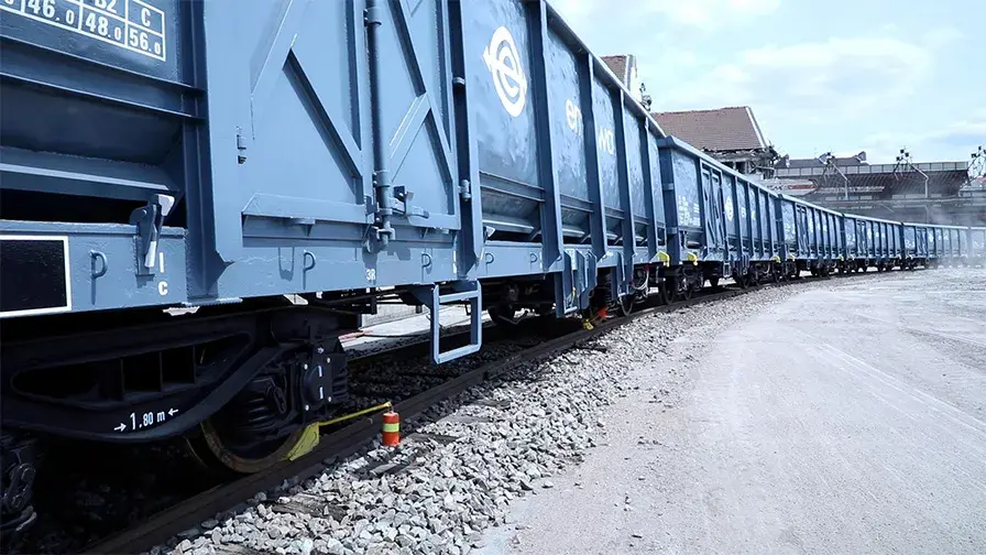 Les premières évacuations de gravats par voie ferrée