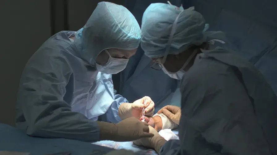 Chirurgie de la main à l'hôpital Avicenne AP-HP sous WALANT
