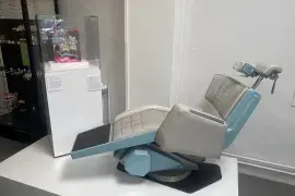 Exposition : À pleines dents ! | Détail Barbie